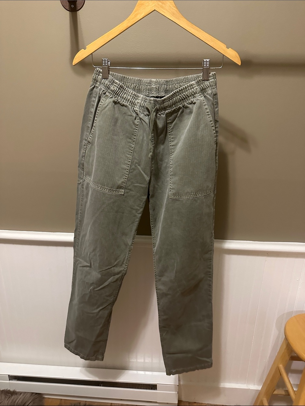 Men's Olive Drawstring Casual Chinos